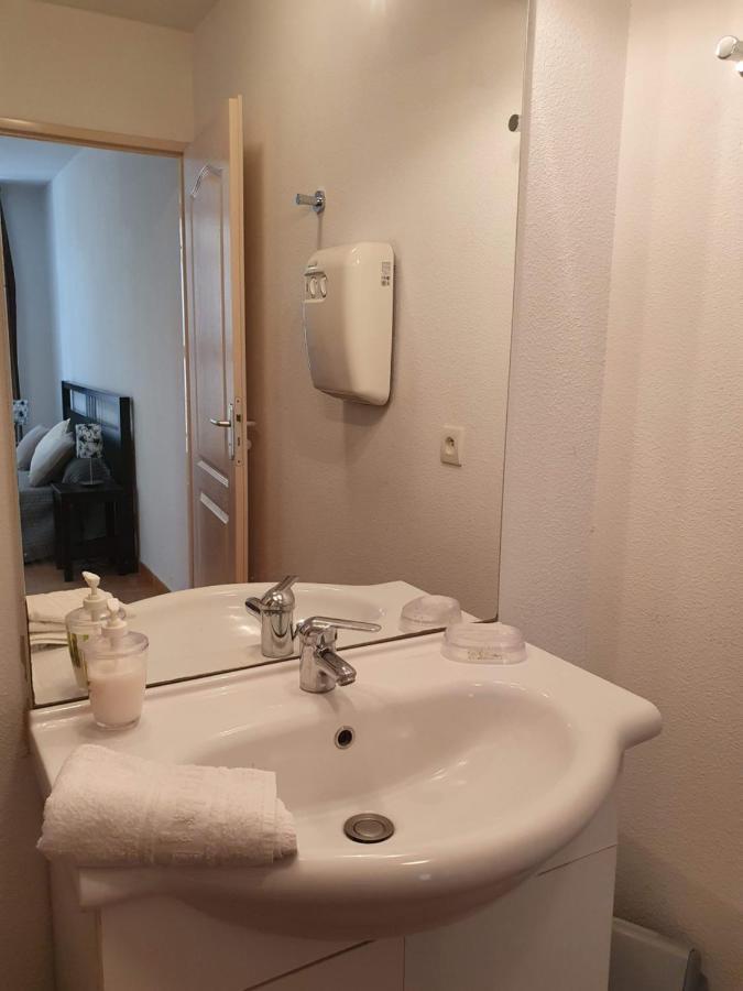 Joli appartement T2 dans résidence avec piscine, hammam et parking gratuits Carcasona Exterior foto